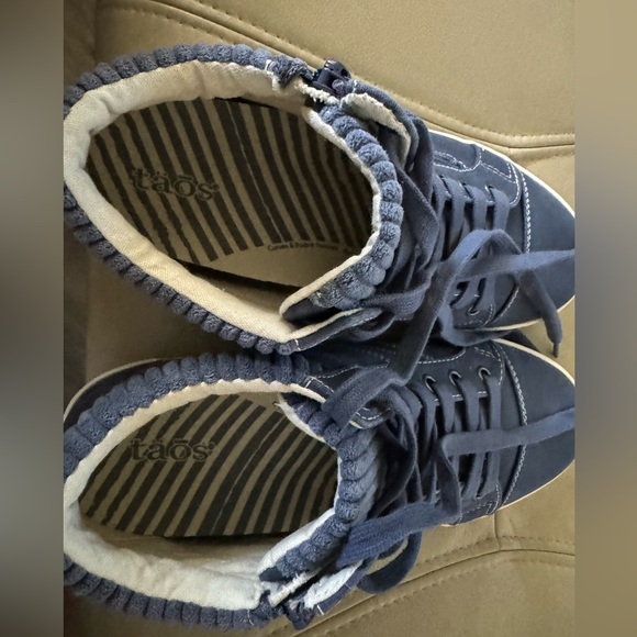 Taos Startup High Top Vintage Lace-Up Sneakers - Picture 4 of 8